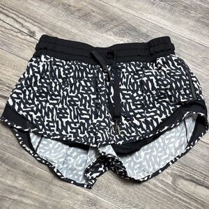 Lululemon Black and White Women's Hottie Hot Shorts Fast Ship